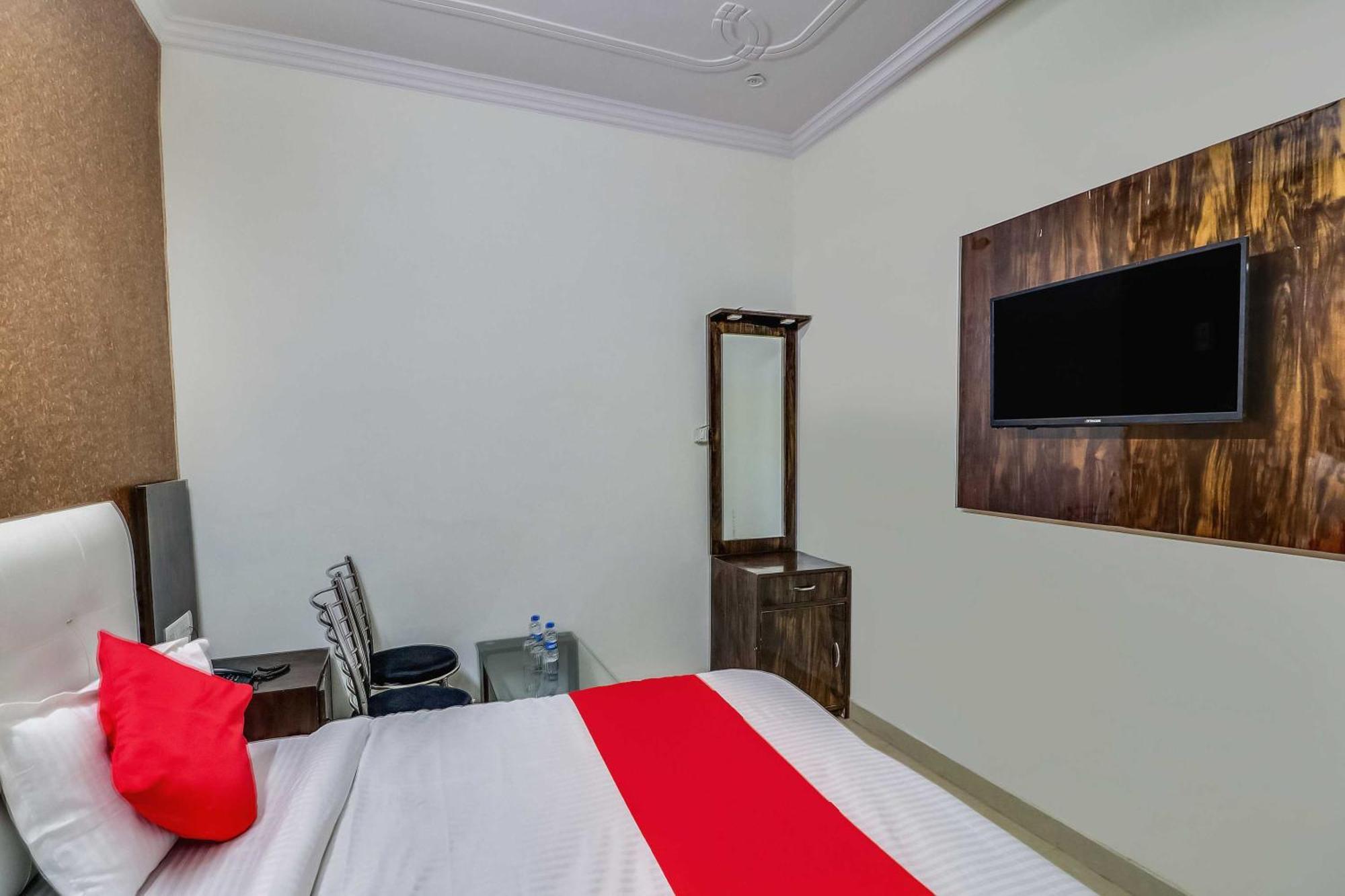 Hotel O Rodstar Chinhat Esterno foto
