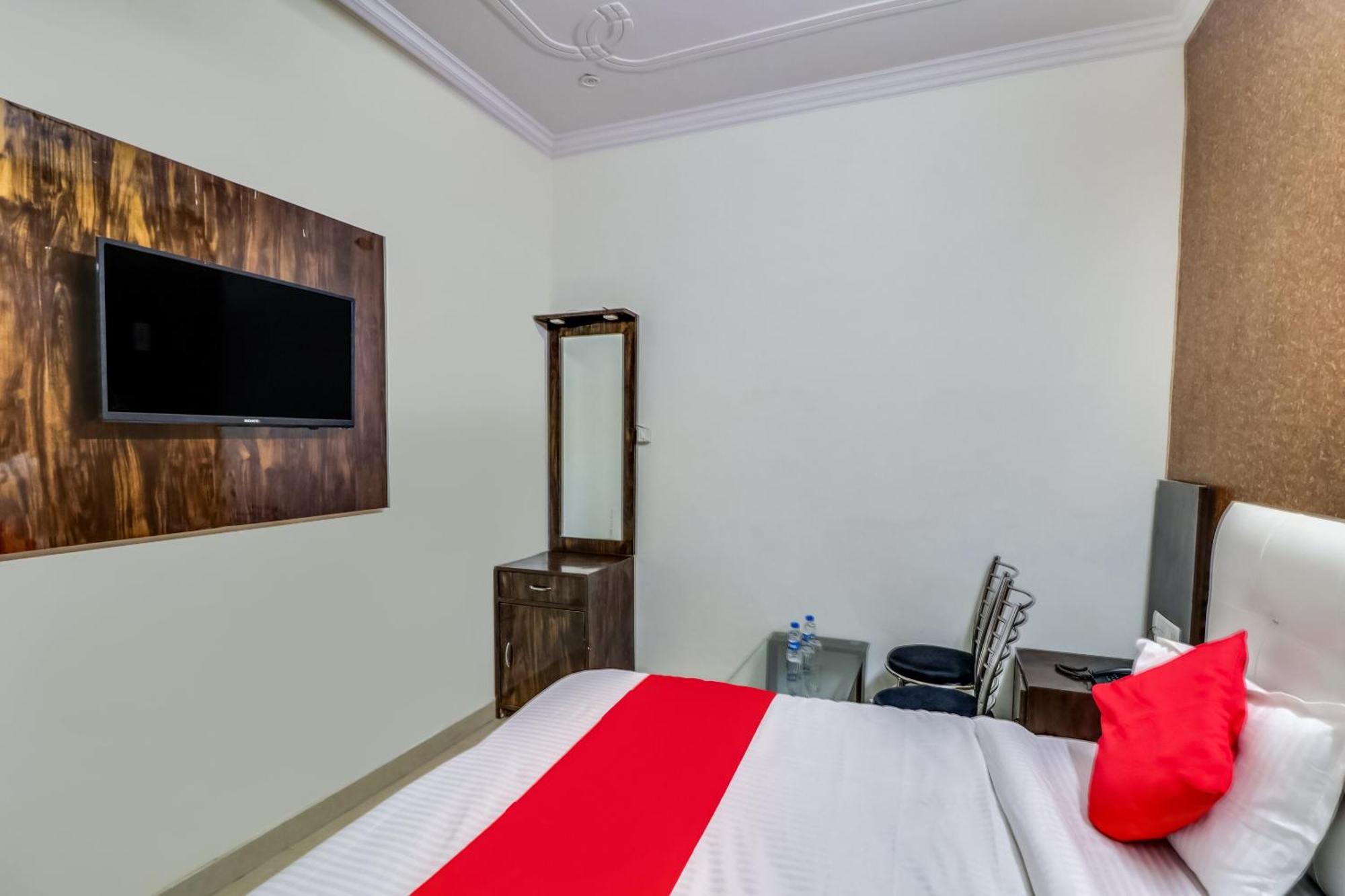 Hotel O Rodstar Chinhat Esterno foto